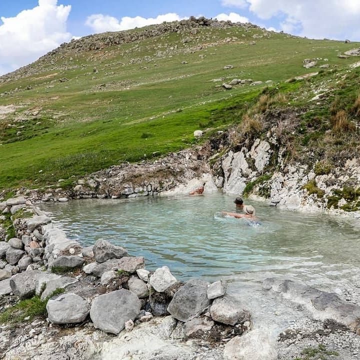 آبگرم یئدی بولوک سردابه، اردبیل
