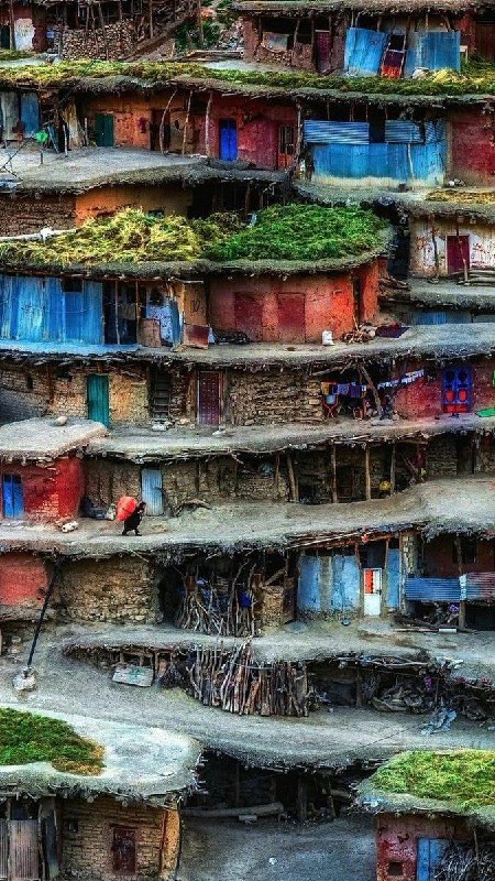 **روستایی توریستی و پلکانی در چهارمحال …