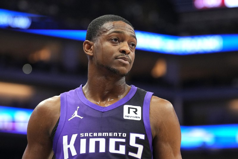 [⁠](https://a.devs.today/https://theplayoffs.news/noticias/nba/apos-troca-deaaron-fox-usara-camisa-numero-5-em-san-antonio/)[Após troca, De’Aaron Fox usará camisa …