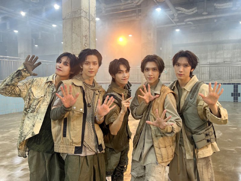 **[UP]** [**#WAYV**](?q=%23WAYV) **TWITTER &amp; INSTAGRAM UPDATE