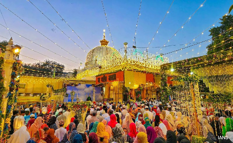 Chadar Offering At Ajmer Sharif Dargah …