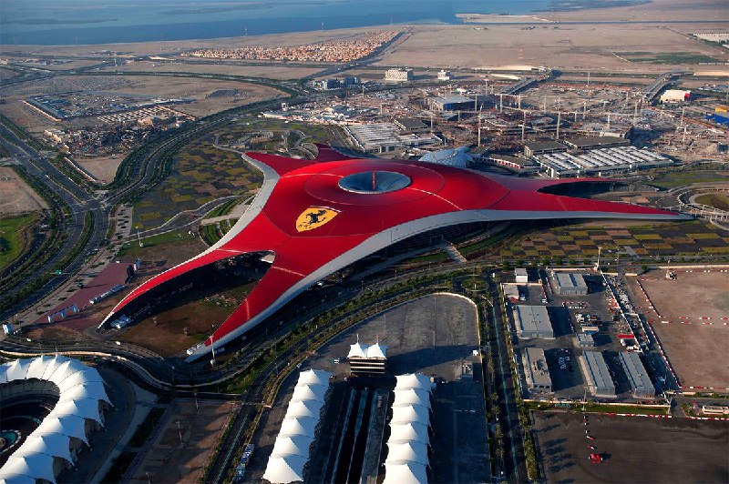 Культовый аттракцион Ferrari World Abu Dhabi …