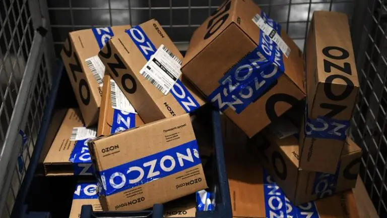 OZON массово распродаёт товары со скидкой …