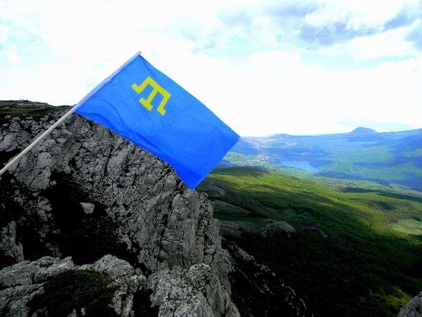 26 червня святкується день кримськотатарського прапору. …