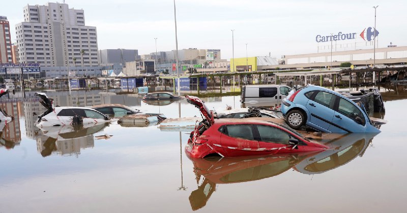 Valencia, 211 morti e 1300 dispersi. …