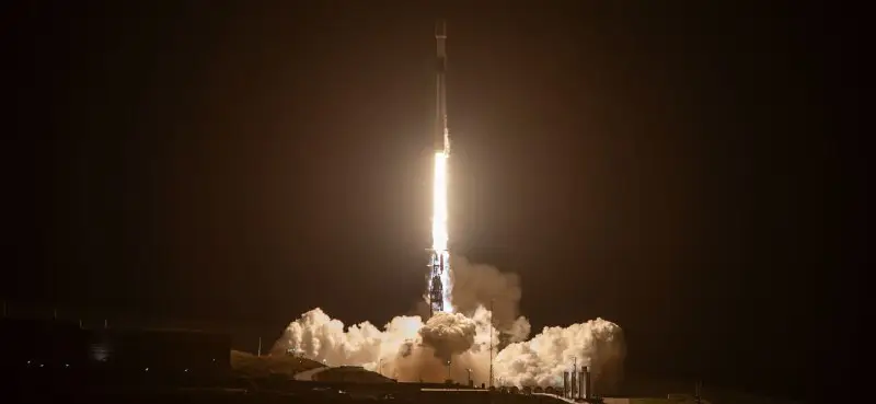 [​](https://telegra.ph/file/4c359cd06003bbfbbde8e.jpg)[SpaceX запустила очередную партию спутников Starlink](https://www.space.com/spacex-starlink-launch-group-7-7)