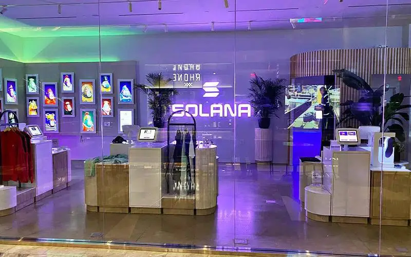 **Solana откроет реальный магазин** [***😵***](https://t.me/nftishkasneaker) **В …