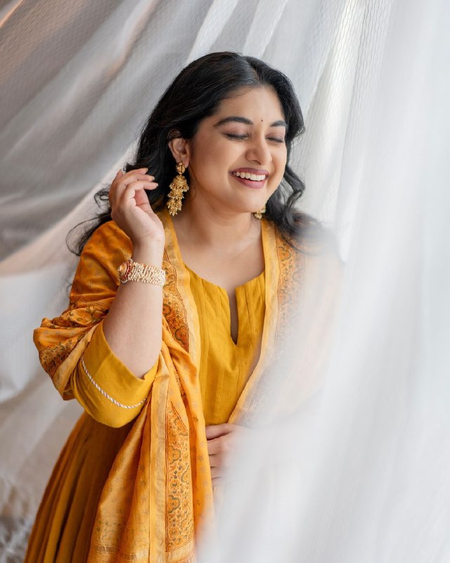 Nivetha Thomas 💃