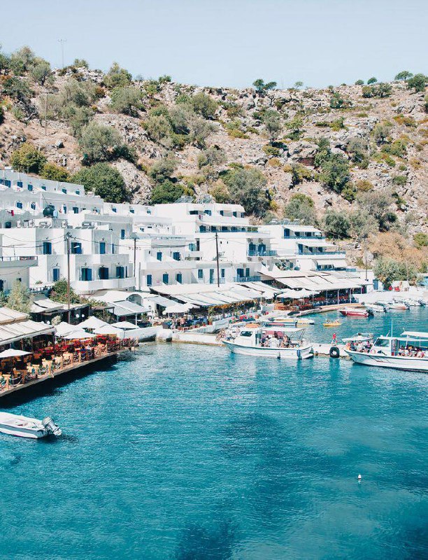 Loutro Village - деревня, в которой …