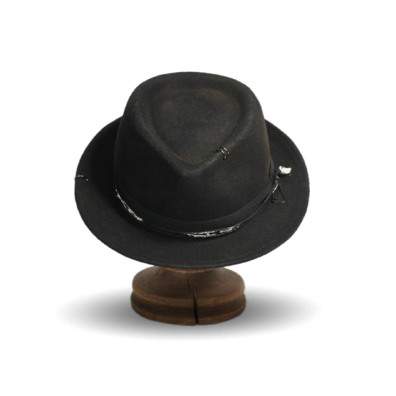 **Trilby Max Rokka**