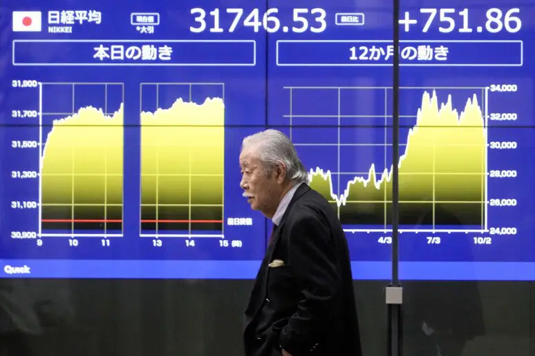 **Borsa: Tokyo, apertura in rialzo (+0,31%)**