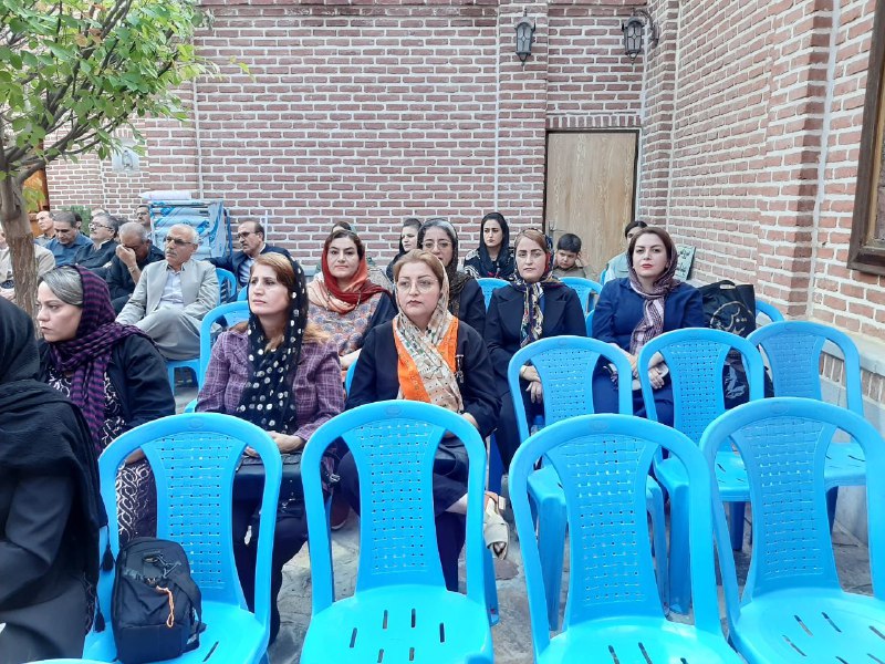 نووسەرانی گزینگ
