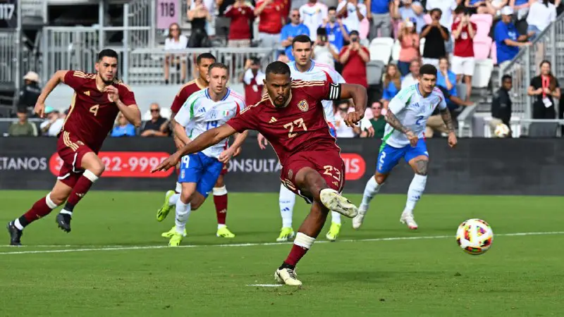 Venezuela cayó ante Italia en un partido histórico que estuvo marcado por dos fallos de los porteros
