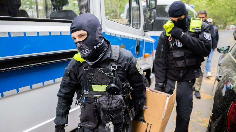 **Hausdurchsuchungen in Bayern nach Schutz von …