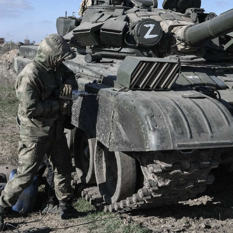 Т-72А с блоками динамической защиты "Контакт-5" …