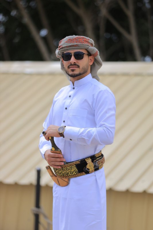 بسم الله الرحمن الرحيم :(وَمِنْ ءَايَٰتِهِۦٓ …