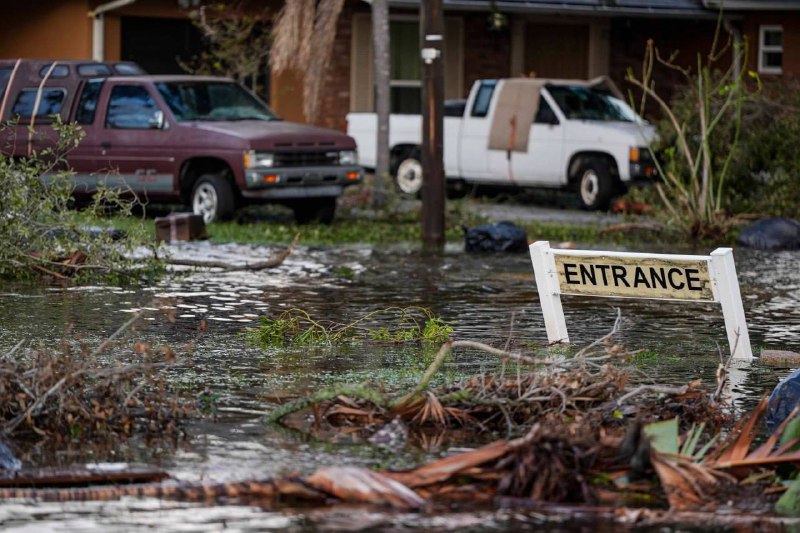 ***🌧*** **Hillsborough Street en Floride est …