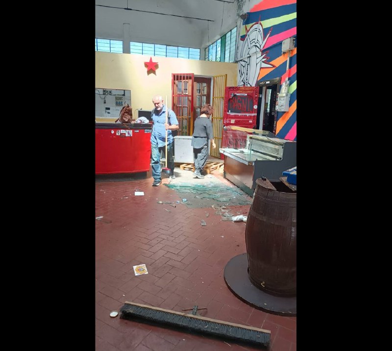 [Roma: Vandalizzato il Centro Sociale ExSNIA](https://graph.org/Roma-Vandalizzato-il-Centro-Sociale-ExSNIA-05-27)