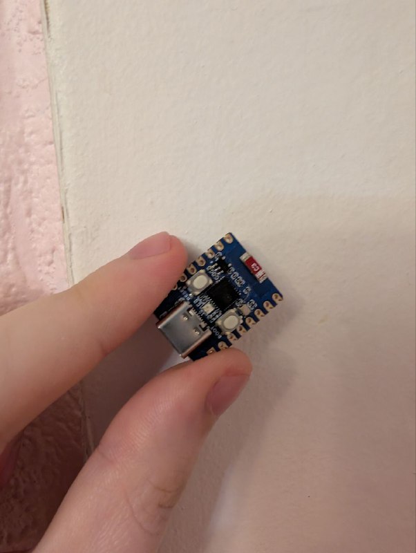 Ваще маленькая esp32 жестб