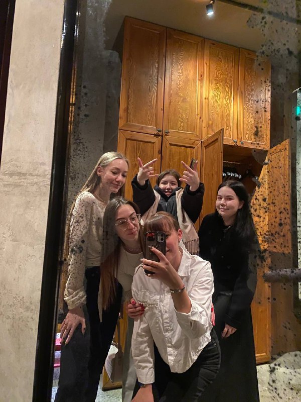 ***📍****собрала красоток в **Tokyo More***