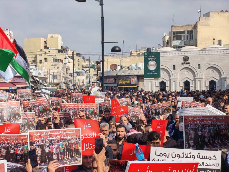 Thousands of Jordanians flooded the streets …