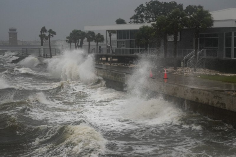 **Floridians Use Last Hours Before the …