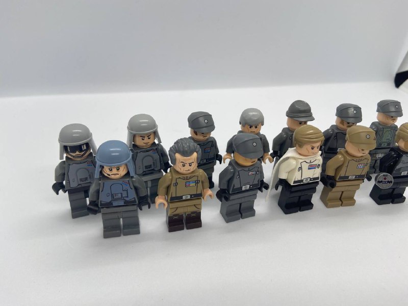 Pelmeshki v smetane Lego store