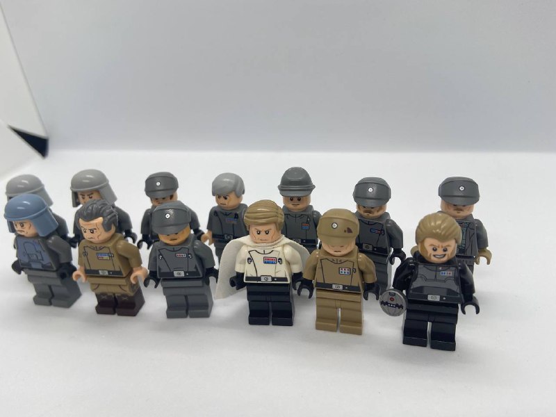 Pelmeshki v smetane Lego store