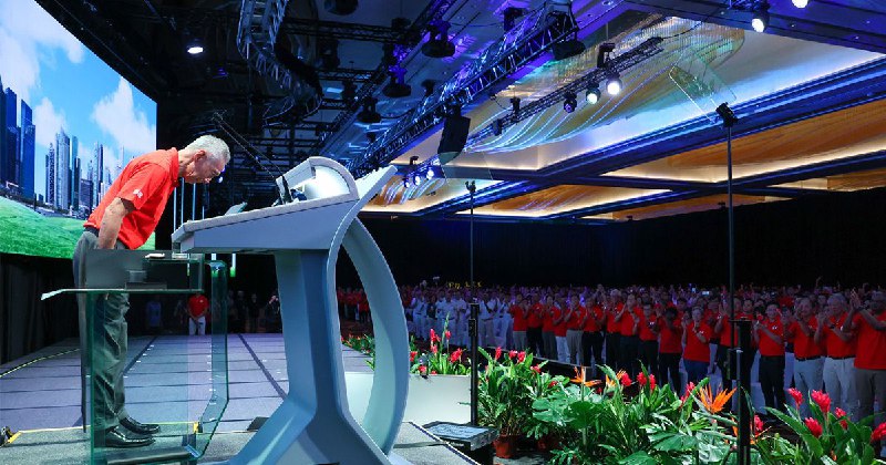 This May Day Rally, an emotional PM Lee Hsien Loong bowed to Singaporeans in heartfelt gratitude during his final major …