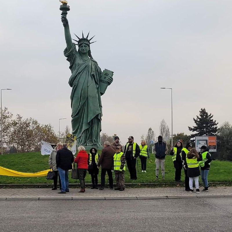 PEUPLE RÉVOLTÉ 📣