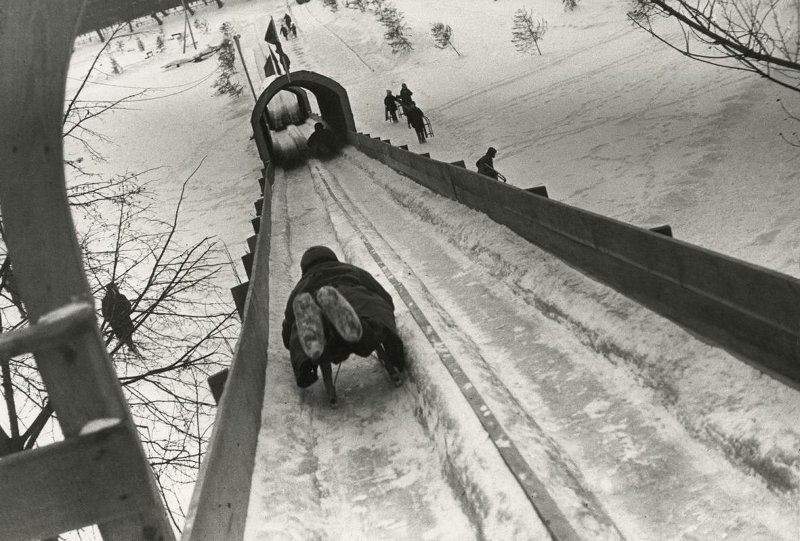 Зимние забавы. Москва, 1930-е гг.