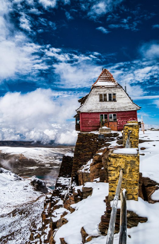 ***📍****Chacaltaya Ski Resort* - **Bolivia** ***🇧🇴***