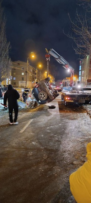 Вот так на Каховской доставали провалившийся …