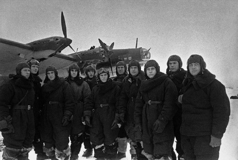 13 ноября 1941 года. Члены экипажа …