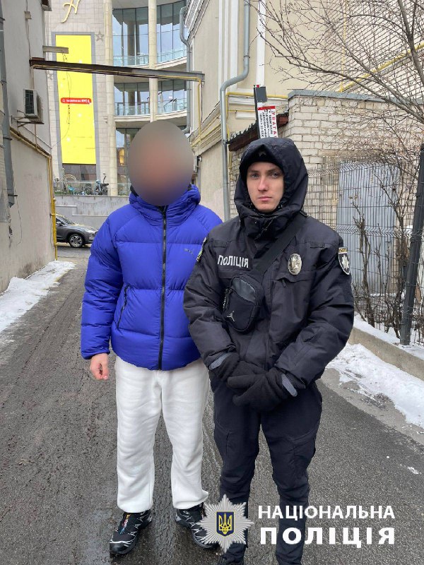 *****👮🏻‍♂️***Поліцейські Харкова повернули батькам зниклого хлопця**