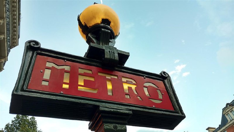 ***🇫🇷*** Paris. Un clandestin interpellé pour l’agression sexuelle d’une touriste américaine dans le métro