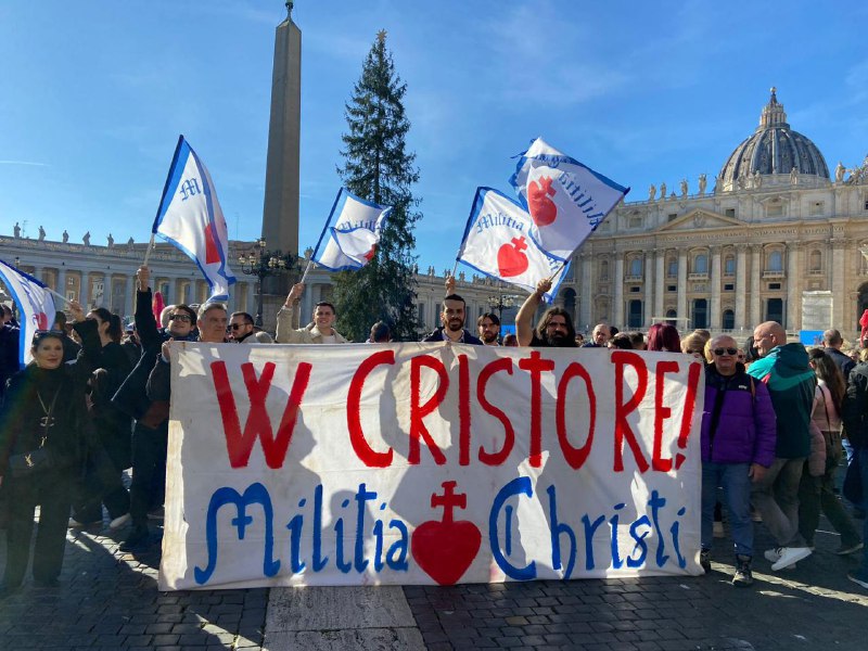 ***🔴***Presente all'Angelus in piazza San Pietro, …