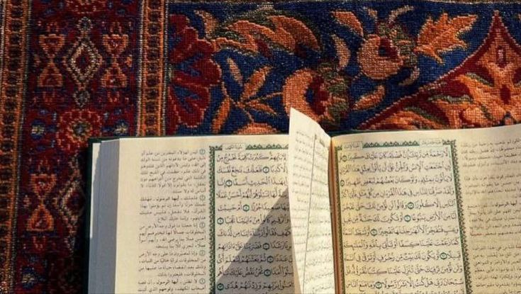 يا صاحبَ القرآن استمسِك بقرآنك، وافخر …