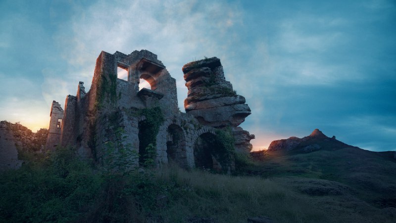 Dawn at ruined building!