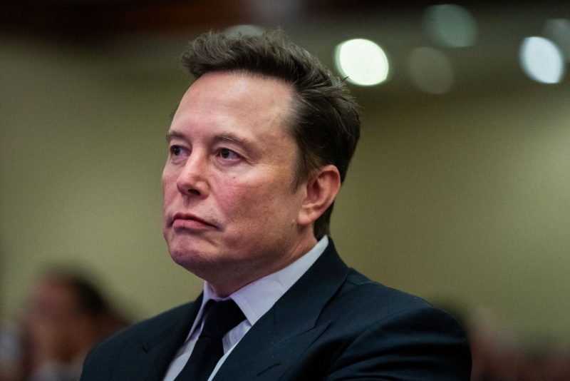 Musk: No hagan donaciones a “Wokepedia”