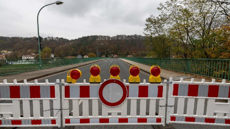 Einsturzgefahr: Wichtige Brücke wird sofort abgerissen