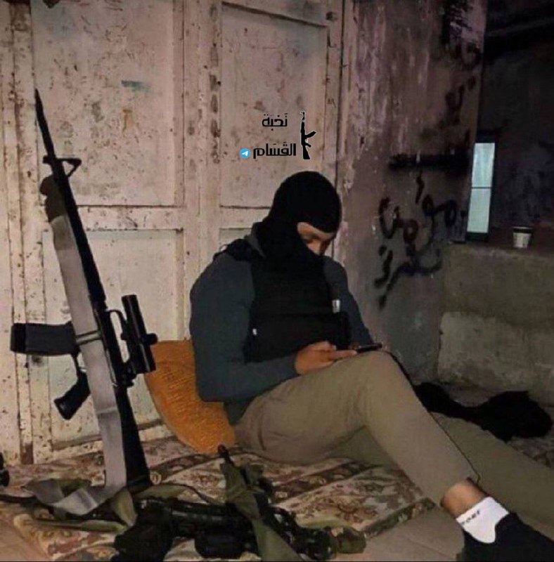 **جَميلُ البِلادِّ ومُجَدِدُ اشتِباكِها***?***.**