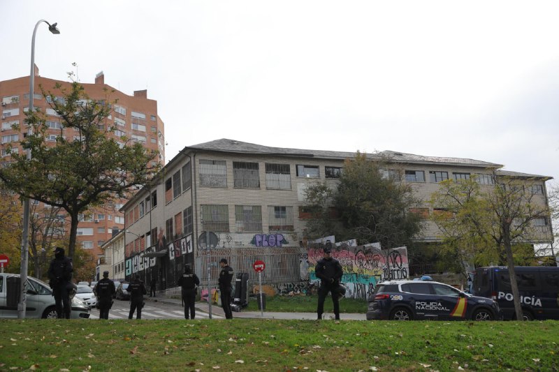 *****🔴***La Policía Nacional desaloja sin orden …