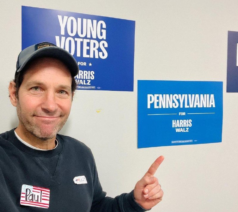 Actor Paul Rudd showing support for …