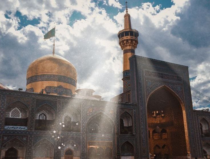 **أقسمتُ أنِّي يالرضا أهواكَ