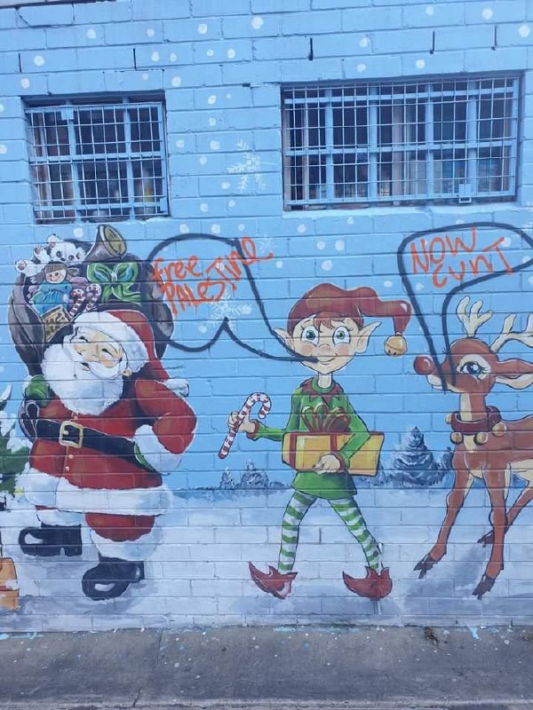 Free Palestine Christmas mural seen in …