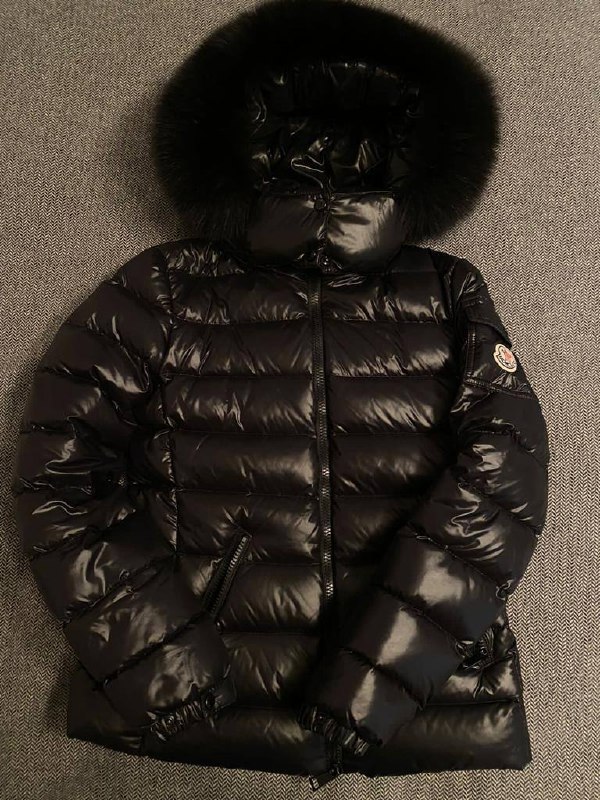 Теплая куртка Moncler