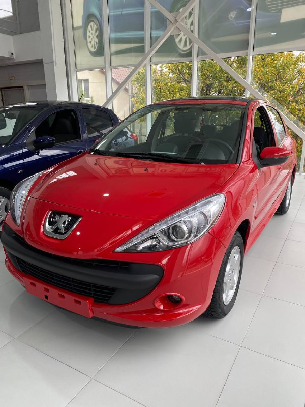 В наличии три новеньких Peugeot 207i, …