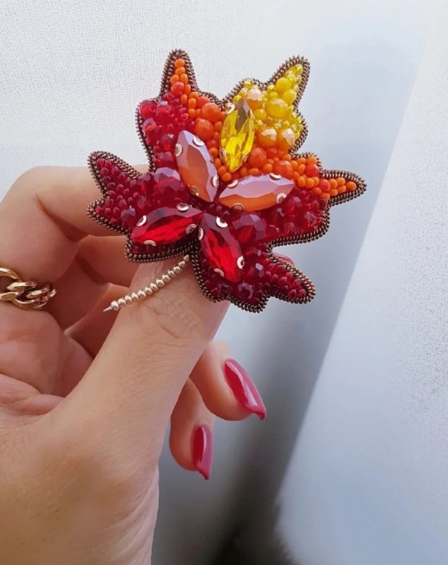 **چقدر این برگ پاییزی گوگولی و …
