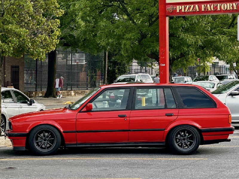 1989 BMW 320i Touring [1600x1200]